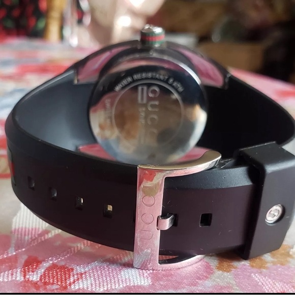 New Gucci Sync XXL 46mm YA137101 Black Rubber Band Black Dial Unisex Watch - Picture 2 of 8